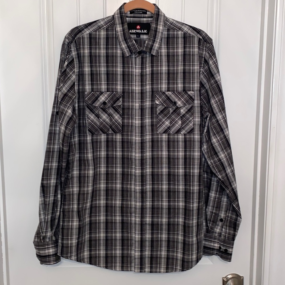 Airwalk Men’s plaid Shirt Size Large
